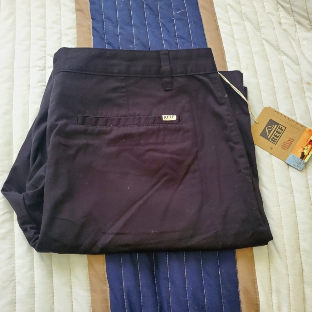 Reef Moving On Walk Shorts - Black Size 38 NWT